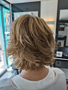 balayage blond clair effet très naturel sans patine